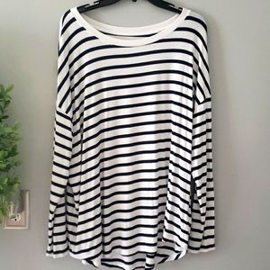 Long sleeved, black/white striped Gap XL luxe tee